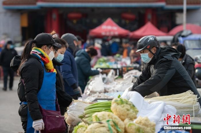 近日,太原市各城区稳步推进市场主体复工复市。 中新社记者 韦亮 摄 近日,太原市各城区稳步推进市场主体复工复市。 中新社记者 韦亮 摄