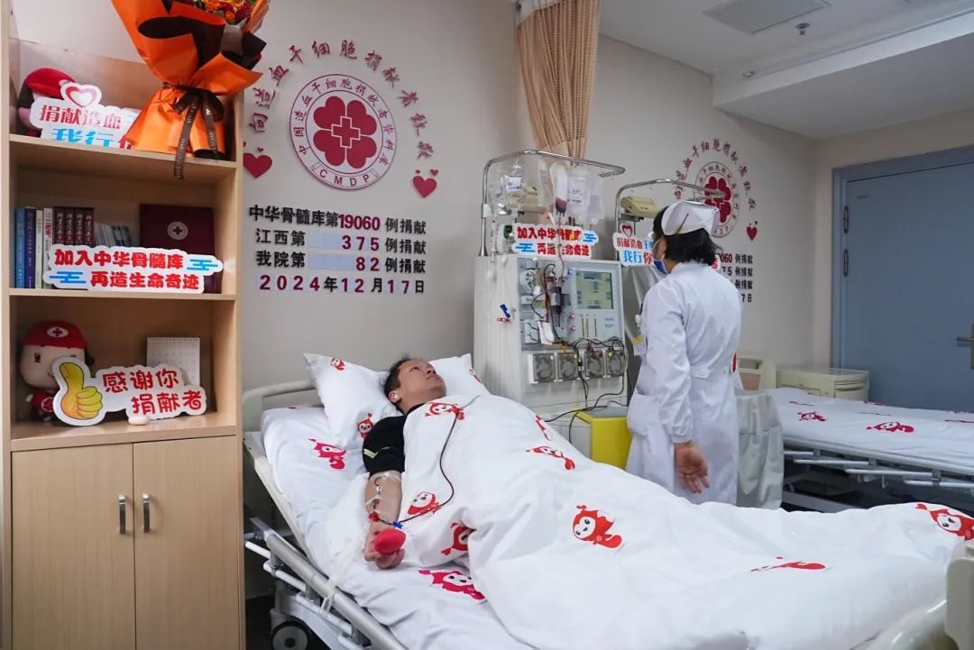铜鼓这位男护士！太赞啦！